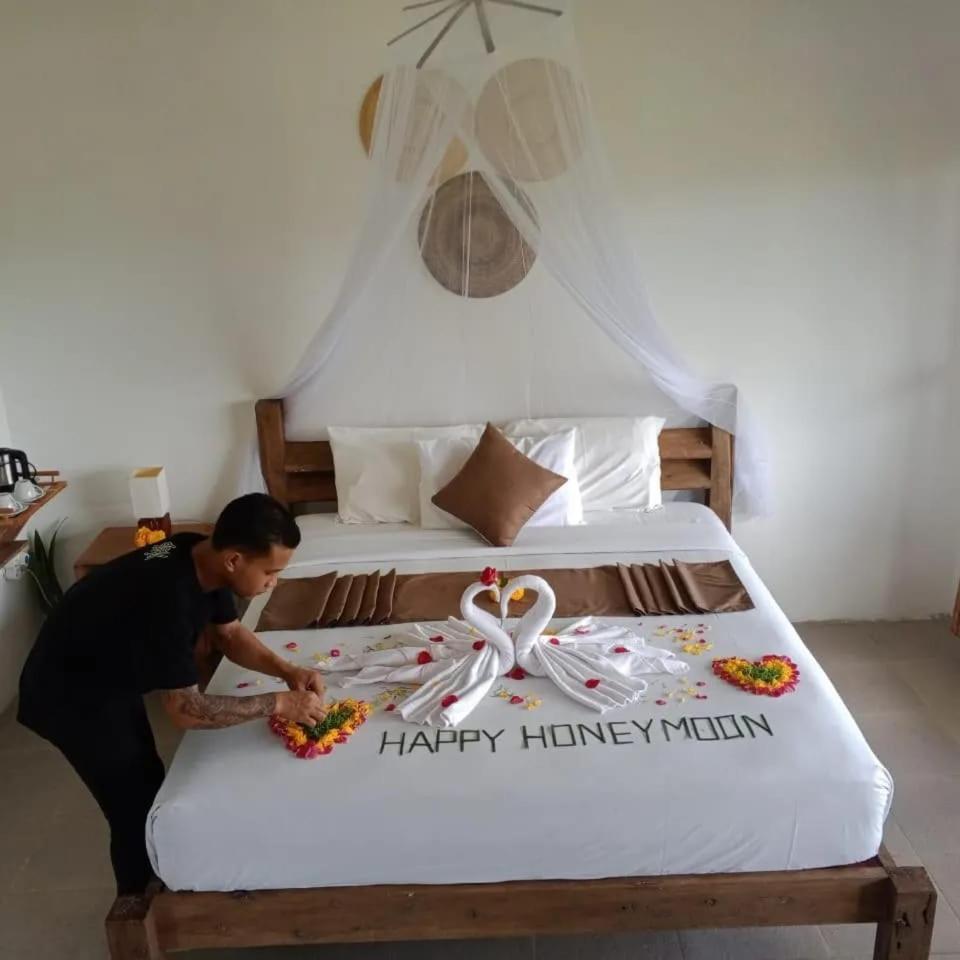 Kraras Munduk Guest House & Donbiyu Rendezvous Restaurant Exterior foto