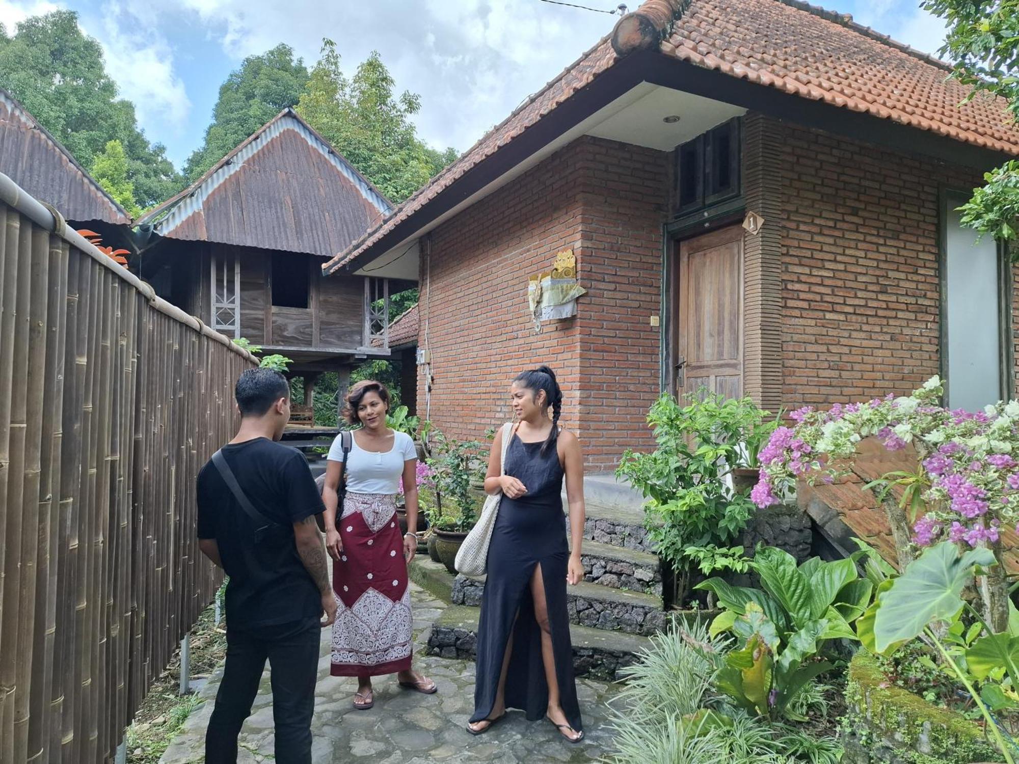 Kraras Munduk Guest House & Donbiyu Rendezvous Restaurant Exterior foto