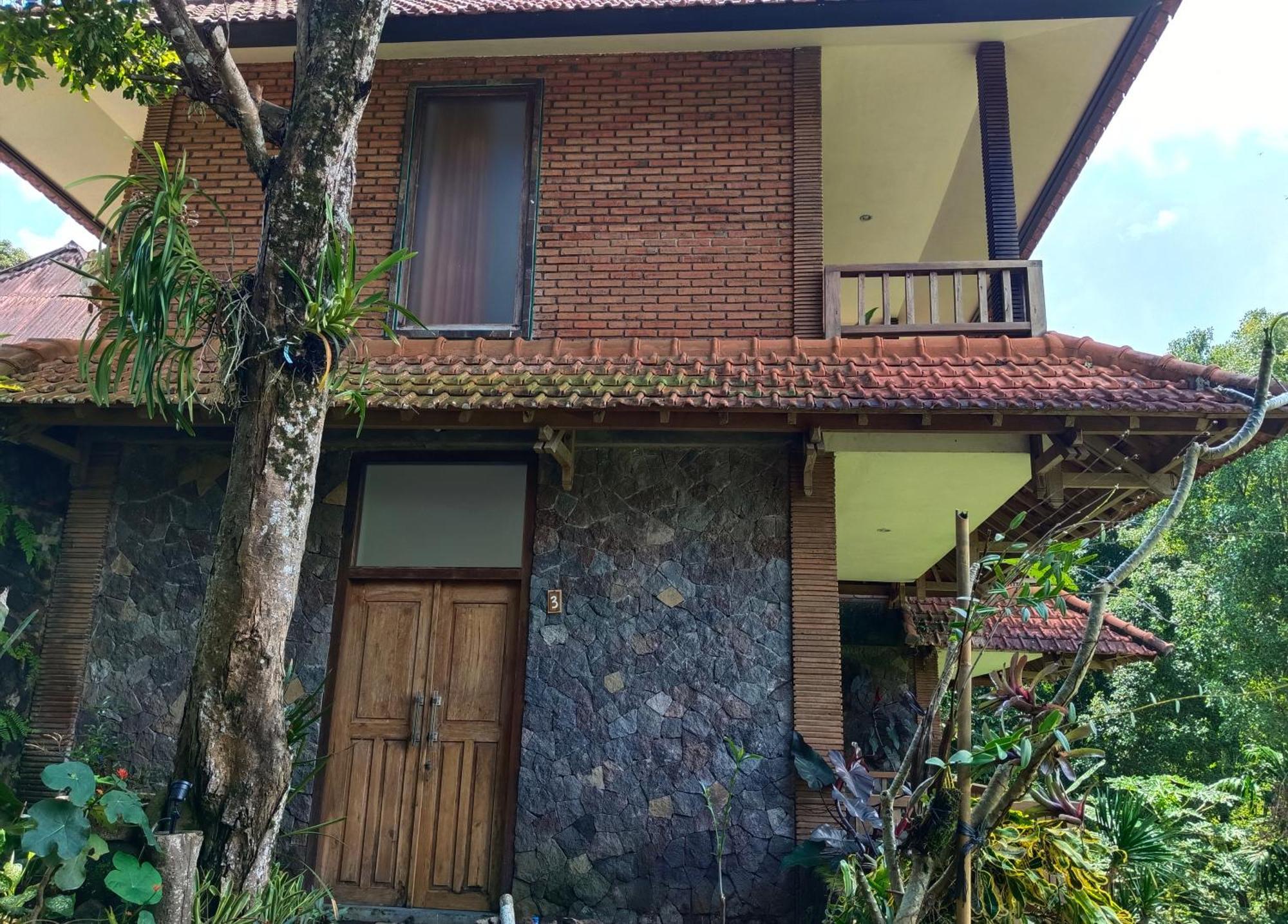 Kraras Munduk Guest House & Donbiyu Rendezvous Restaurant Exterior foto