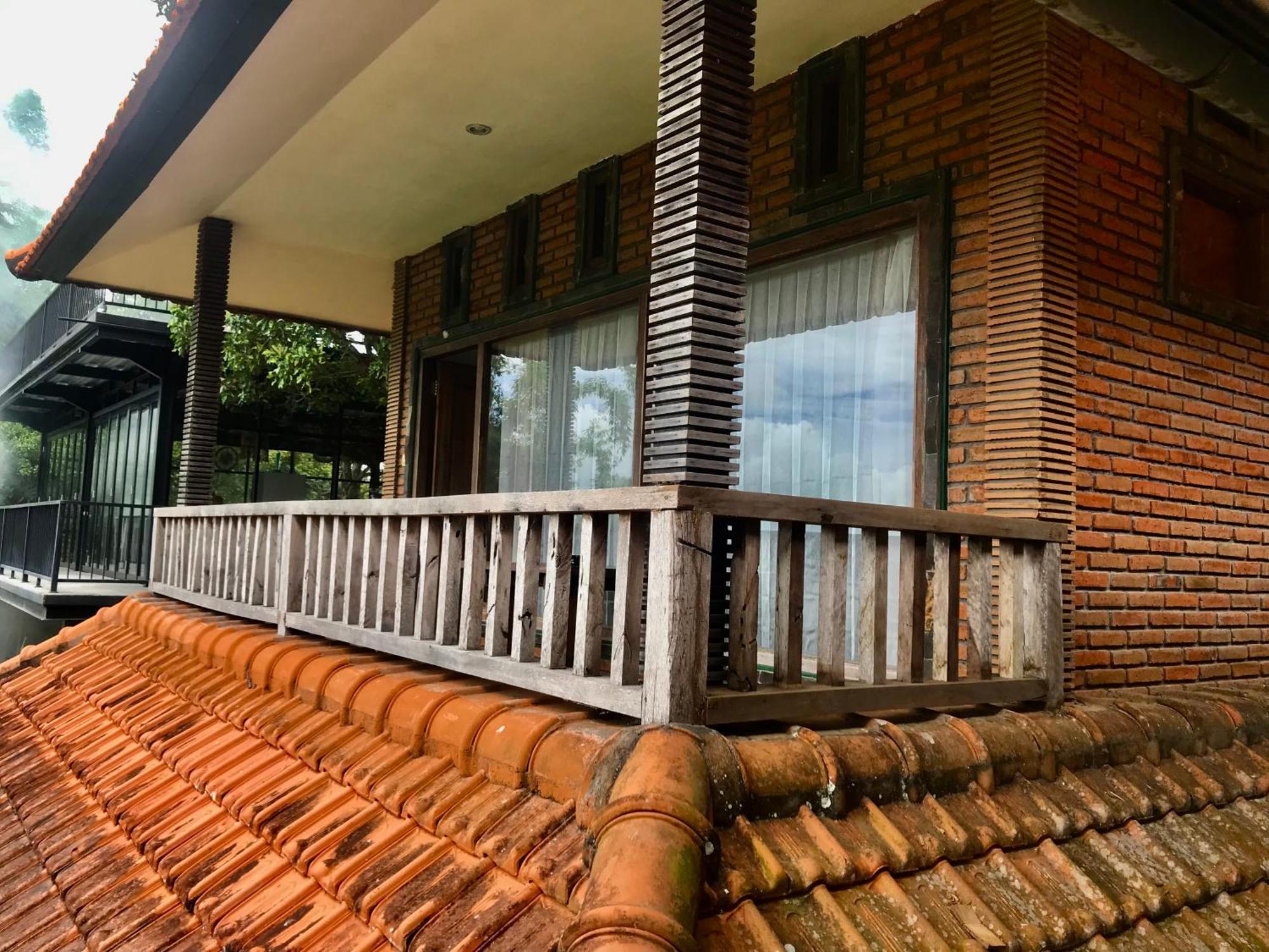 Kraras Munduk Guest House & Donbiyu Rendezvous Restaurant Exterior foto