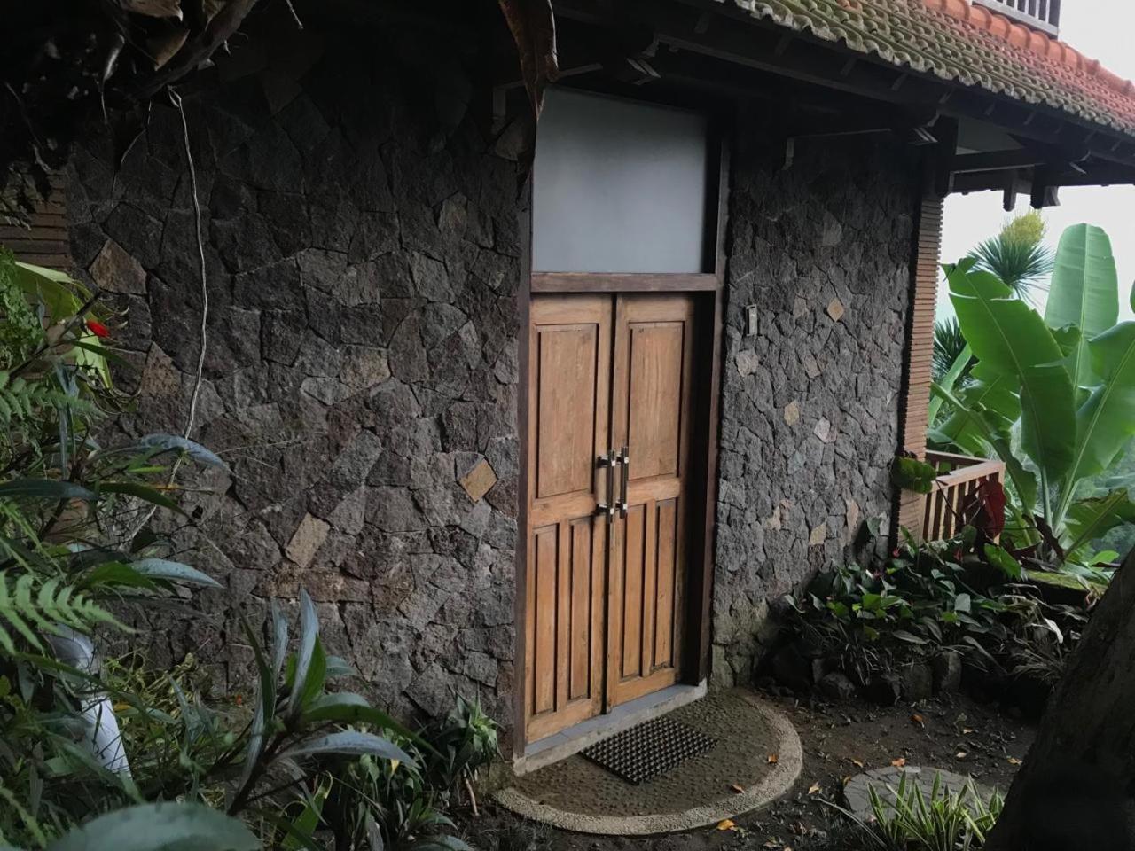 Kraras Munduk Guest House & Donbiyu Rendezvous Restaurant Exterior foto